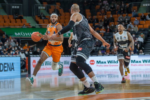 依然保持着 依然保持着