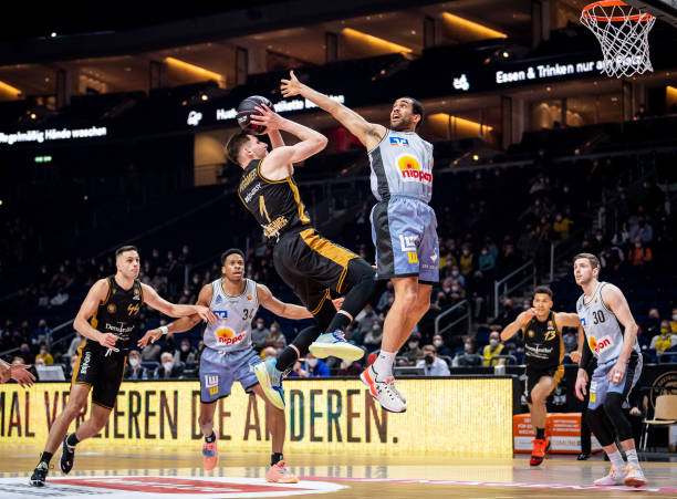 板凳球员的 板凳球员的